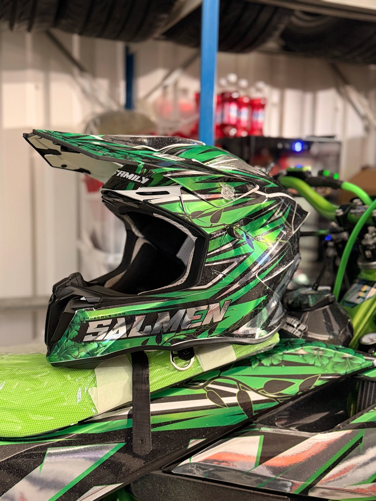 FULL CUSTOM HELMET GRAPHICS